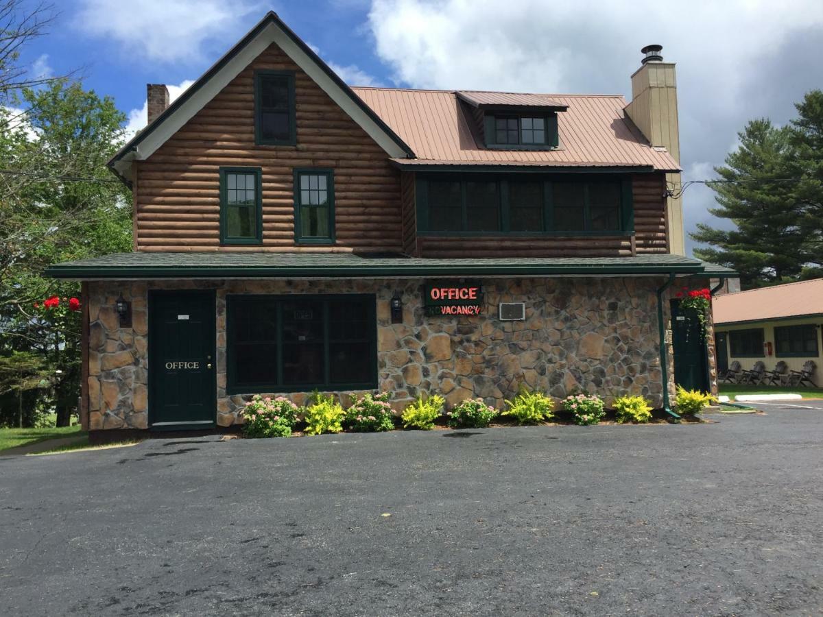 Pine Knoll Hotel Lakeside Lodge & Cabin 旧福奇 外观 照片
